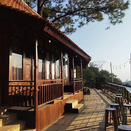 Pijar Resort Powered By Cocotel Kudus Bagian luar foto