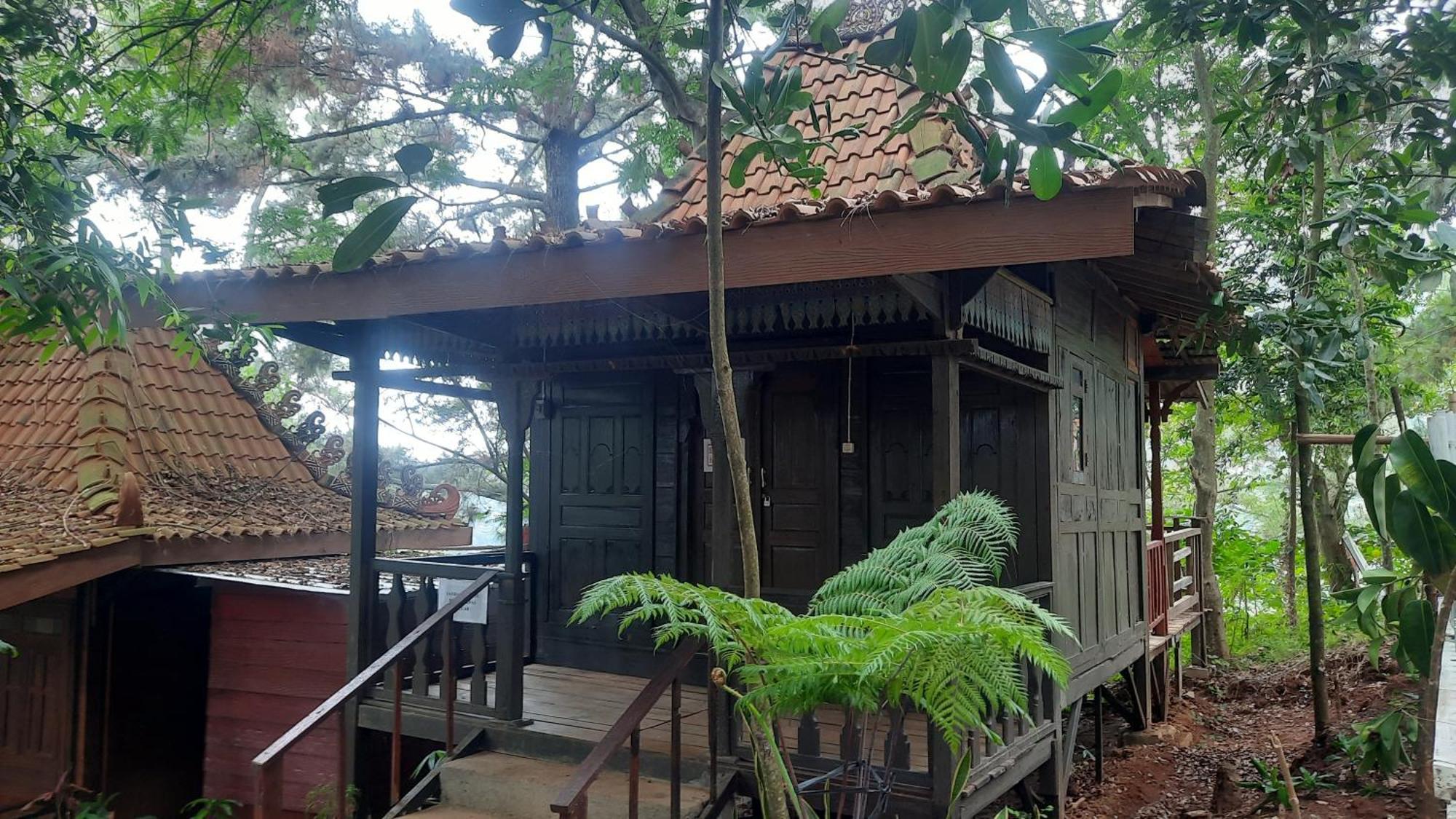 Pijar Resort Powered By Cocotel Kudus Bagian luar foto
